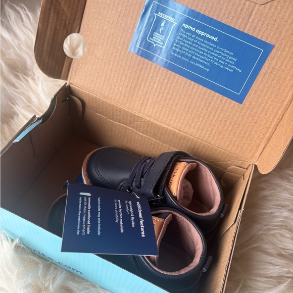 Stride Rite Sneakers - Picture 6 of 11